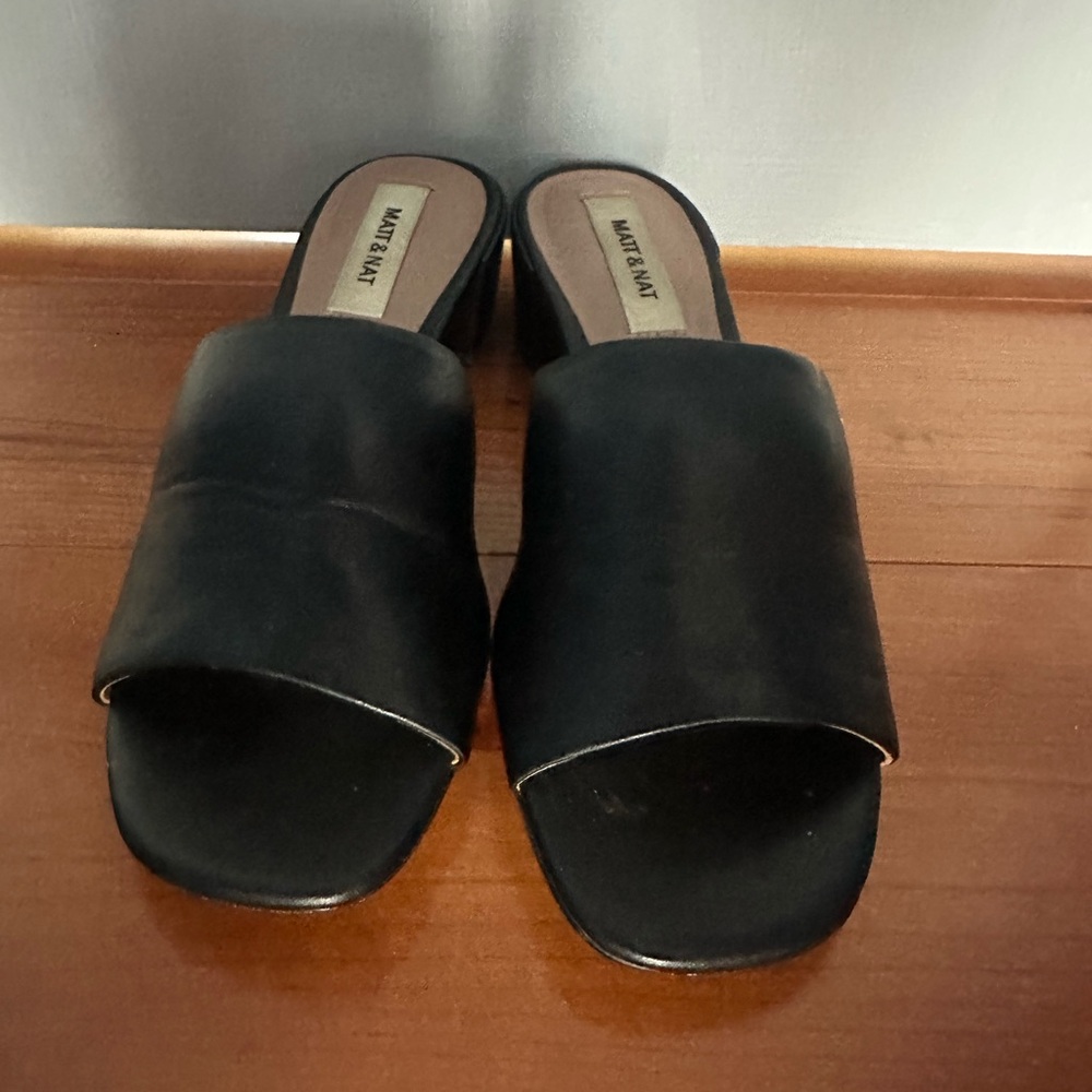 Black Matt and Nat size 37 mules